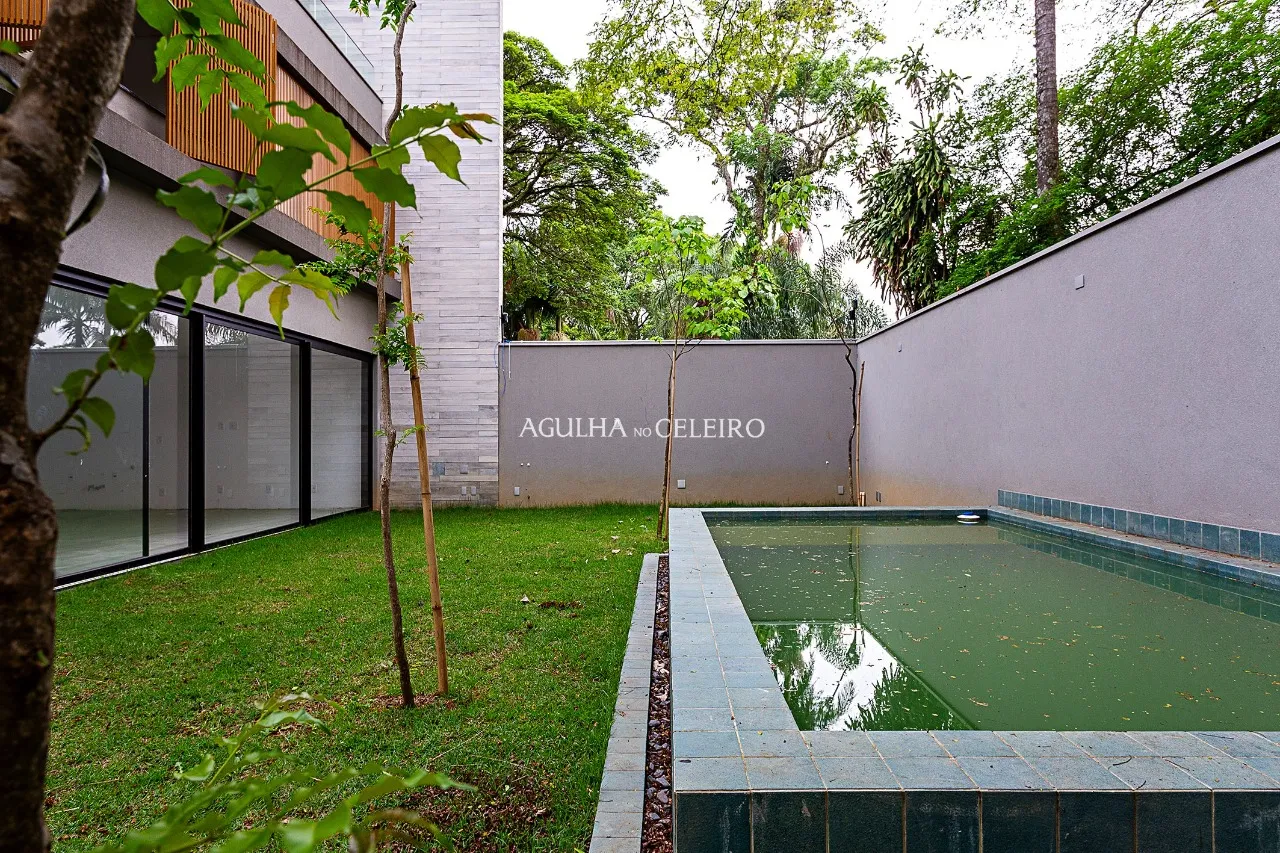 Arquitetura que valoriza o essencial em Carmelitas · demonstração