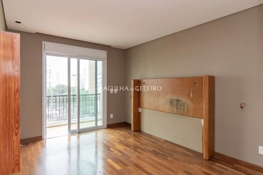 Arquitetura que valoriza o essencial em Carmelitas · demonstração