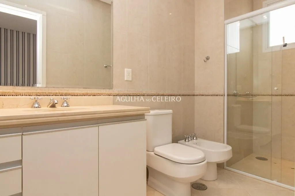 Arquitetura que valoriza o essencial em Carmelitas · demonstração