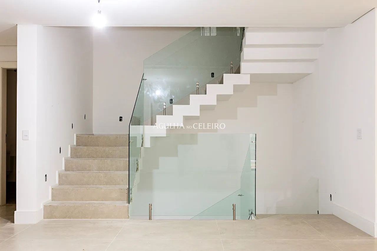 Arquitetura que valoriza o essencial em Carmelitas · demonstração