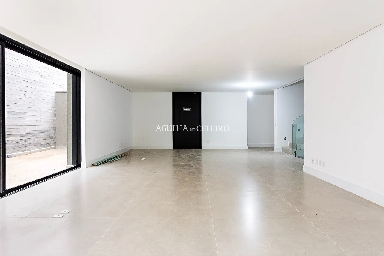 Arquitetura que valoriza o essencial em Carmelitas · demonstração