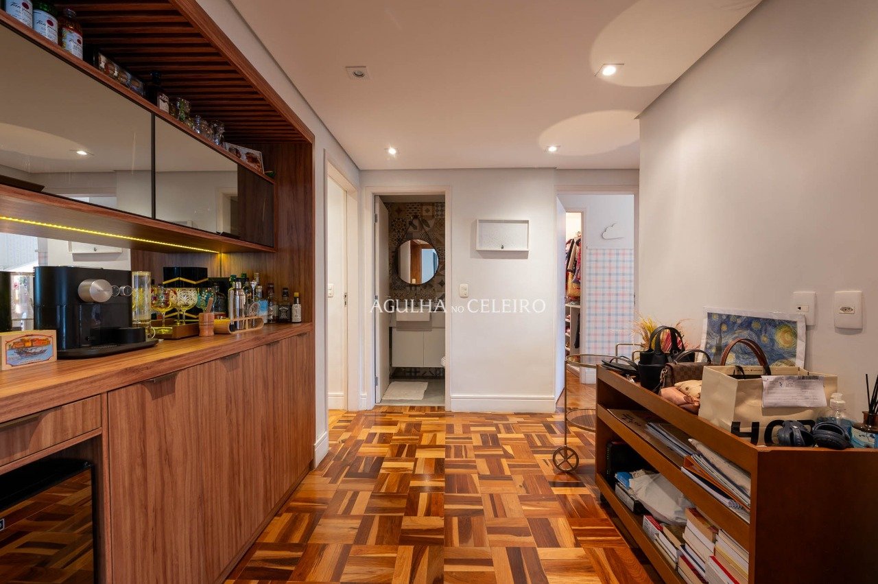 Arquitetura que valoriza o essencial em Carmelitas · demonstração