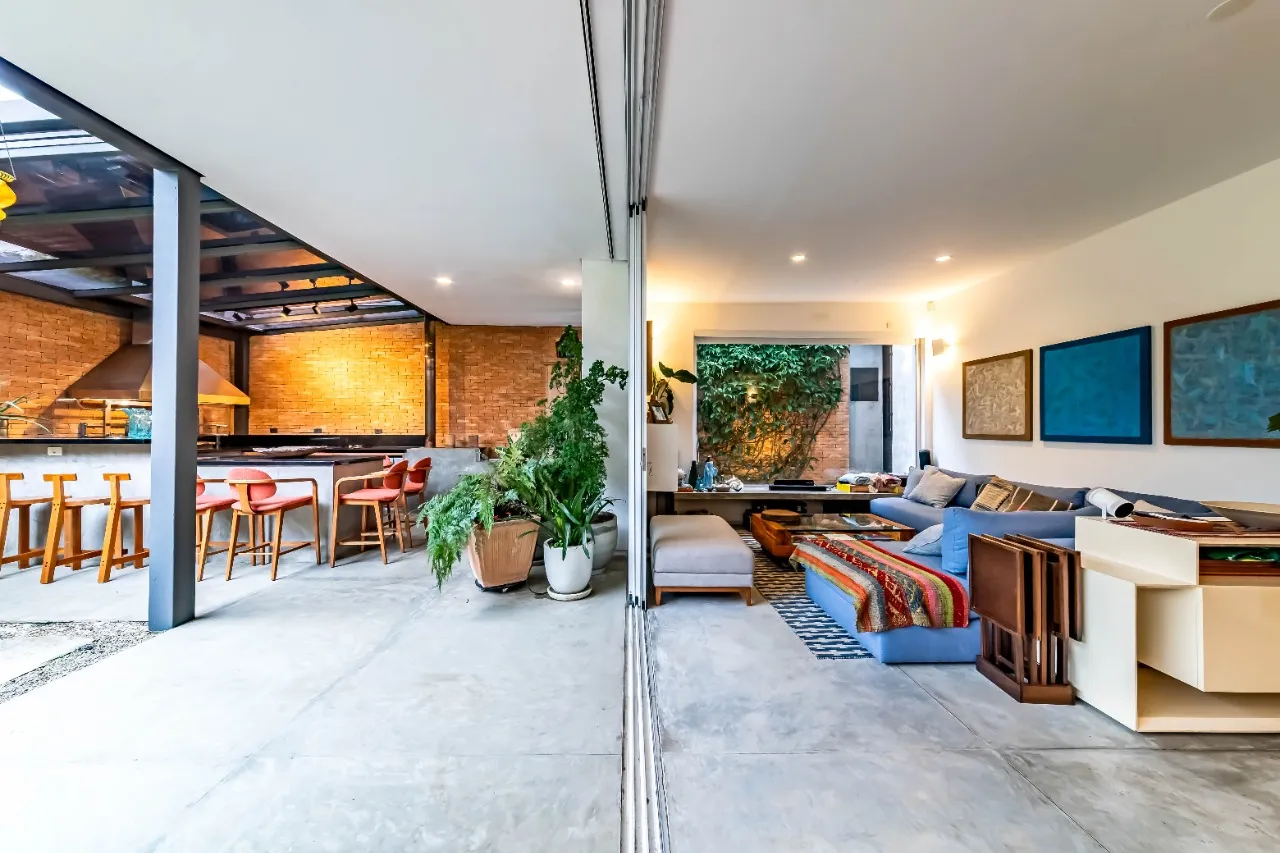 Arquitetura que valoriza o essencial em Carmelitas · demonstração