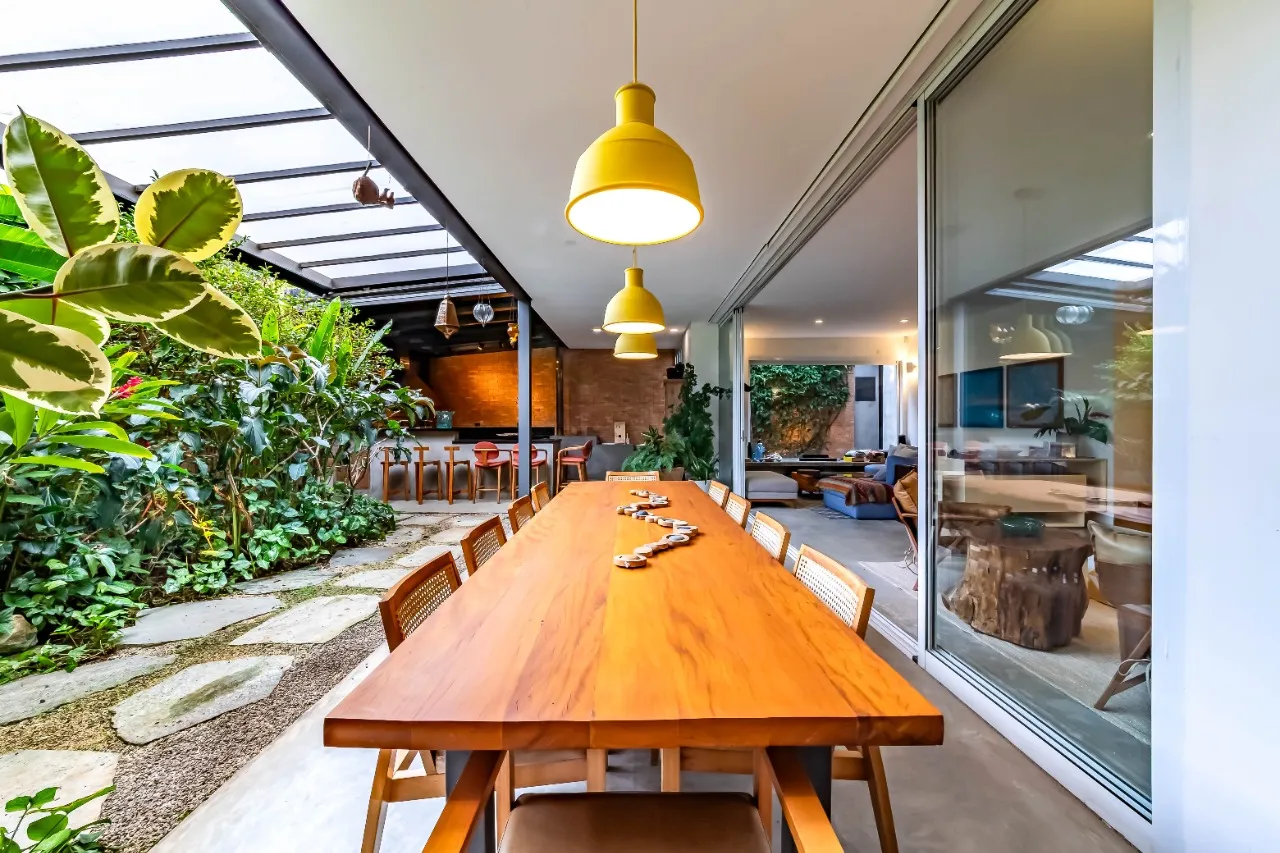 Arquitetura que valoriza o essencial em Carmelitas · demonstração