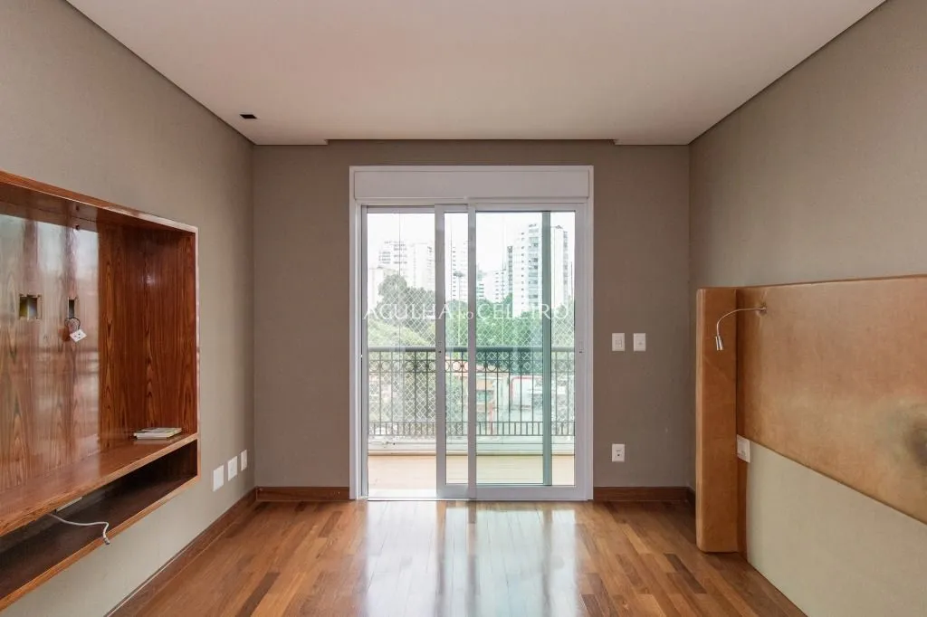 Arquitetura que valoriza o essencial em Carmelitas · demonstração