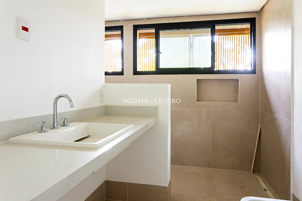 Arquitetura que valoriza o essencial em Carmelitas · demonstração