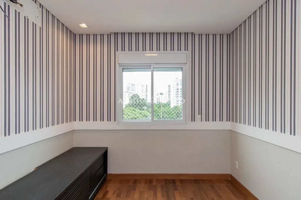 Arquitetura que valoriza o essencial em Carmelitas · demonstração