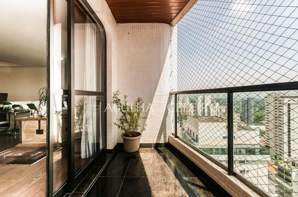 Luz natural e espaços para receber em Villa Morra · demonstração