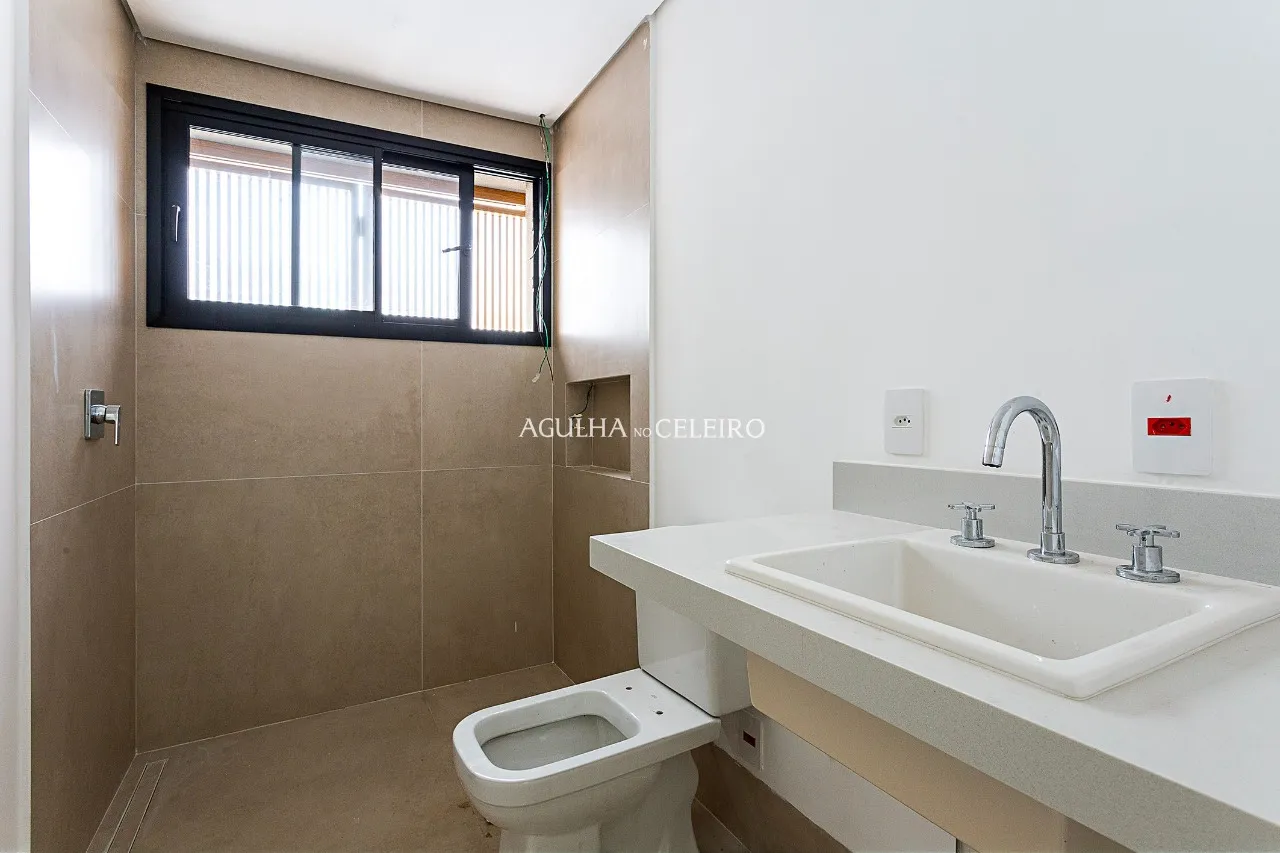 Arquitetura que valoriza o essencial em Carmelitas · demonstração