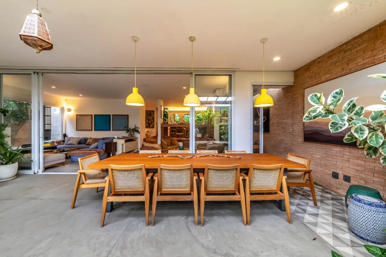 Arquitetura que valoriza o essencial em Carmelitas · demonstração