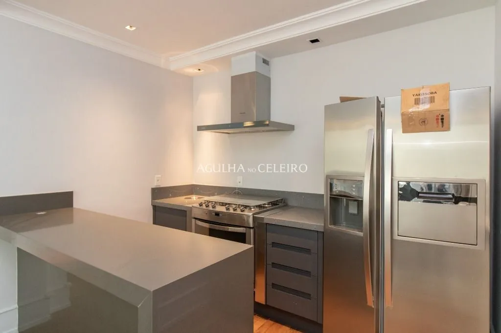 Arquitetura que valoriza o essencial em Carmelitas · demonstração